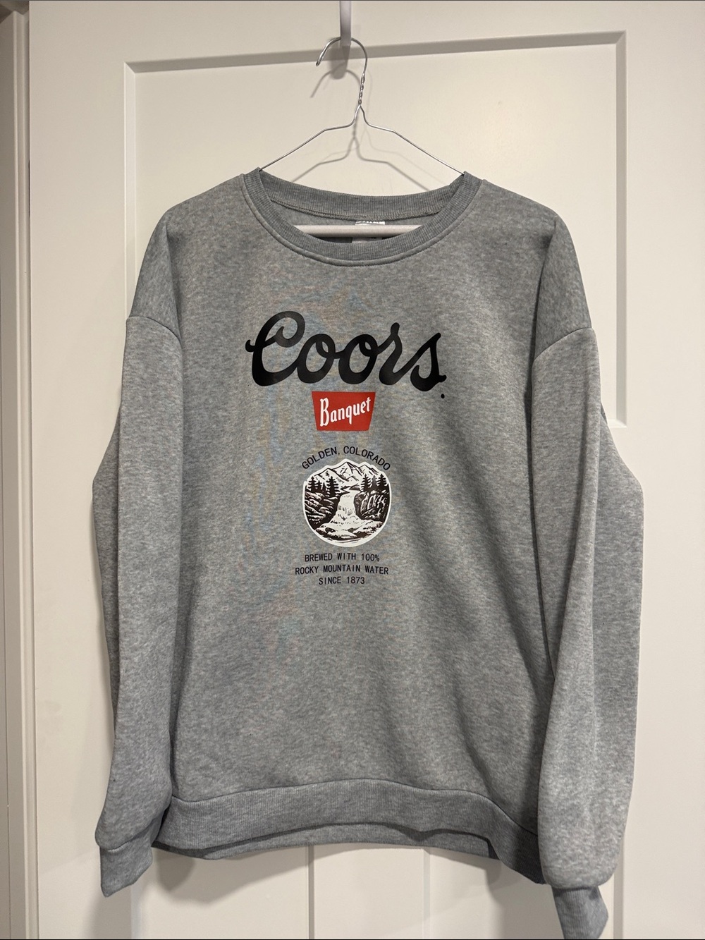 Coors Banquet Sweatshirt Gray Crewneck Beer Graphic Size L